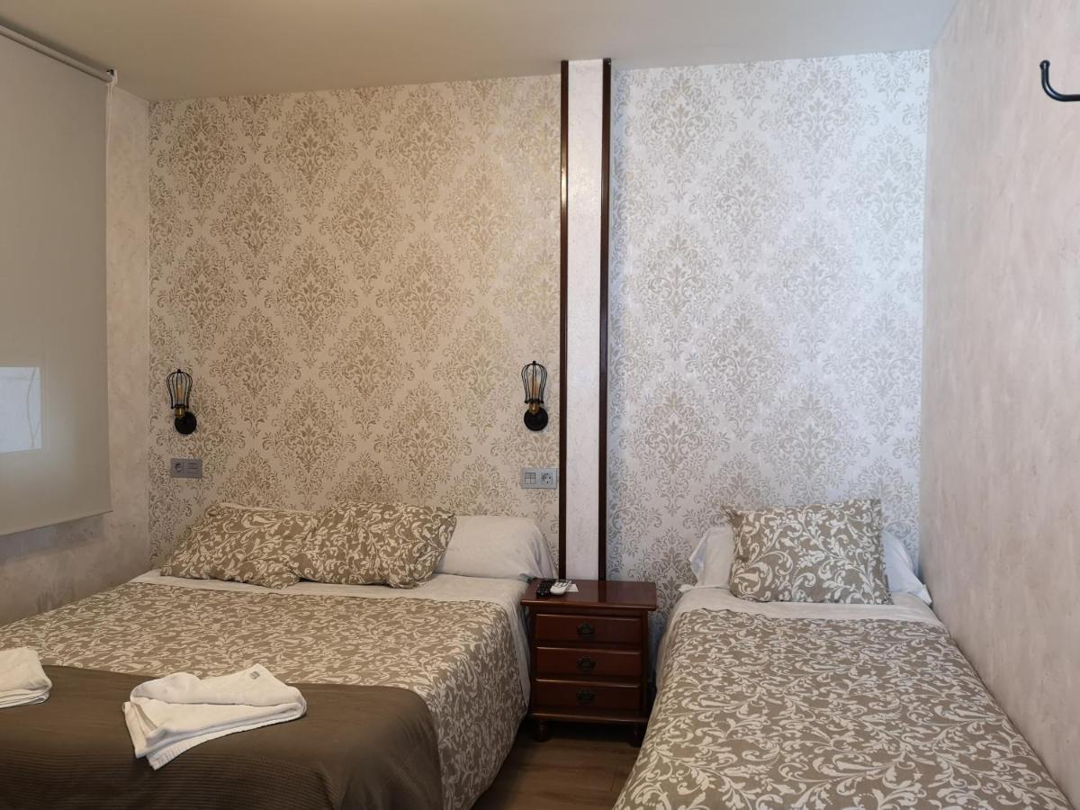 Hostal Juan Bravo Сеговия Екстериор снимка